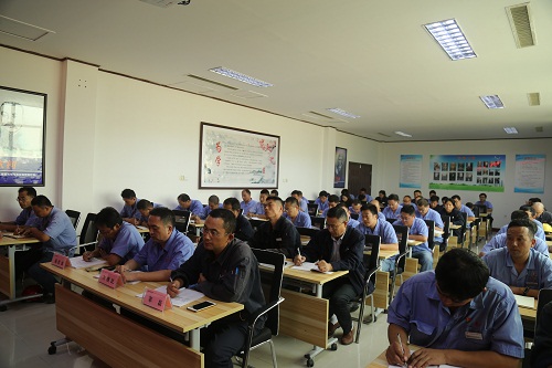 鲁泰化学召开四 季度安全工作会议 1.JPG