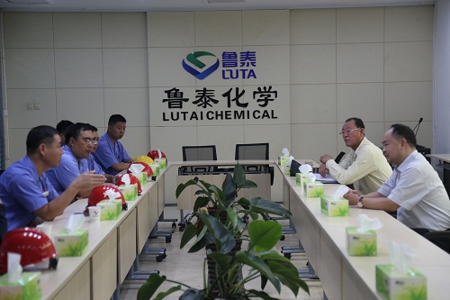 集团公司领导到鲁泰化学督导检查安全生产工作 文档1.JPG
