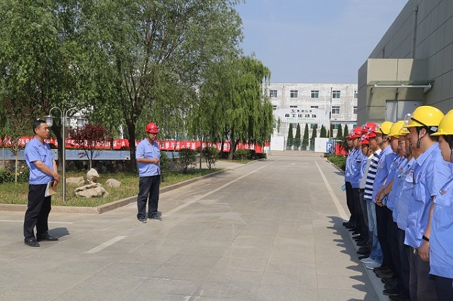 5.23鲁泰化学开展110KV变电站金化线失电、聚合釜失水失电暨鲁泰化学、热电、建材联合应急处置综合演练 - 副本.JPG