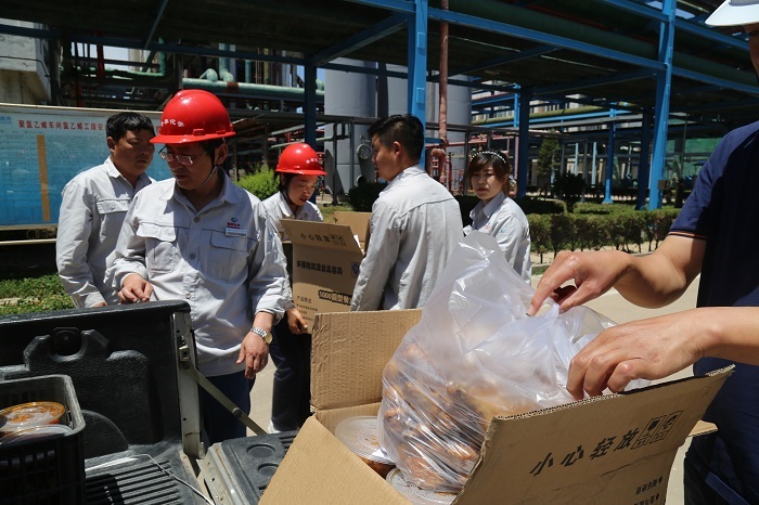 5.30 2019鲁泰化学精心安排部署检修后勤保障工作2.JPG