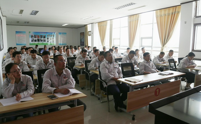 鲁泰化学开展“安全生产月”公开课专题培训 (2).jpg