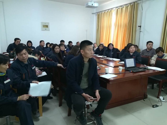 鲁泰化学部门联合 组织进行知识培训 (2).jpg