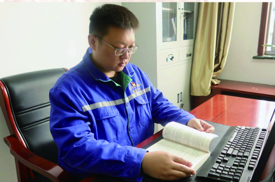 优秀工会工作者 李辉
