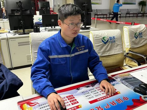 优秀共青团员 李成龙