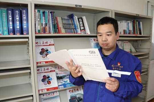 先进工作者 张春旺