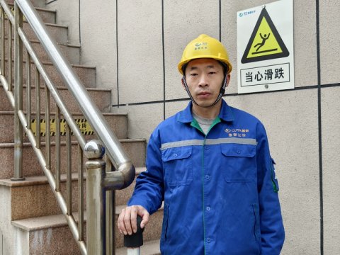 先进工作者 李冰