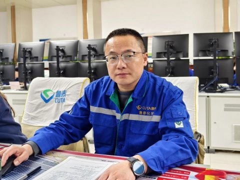 先进工作者 李建宾