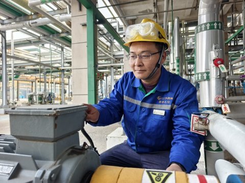 先进工作者 张光林