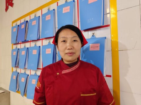 先进工作者  吕印英