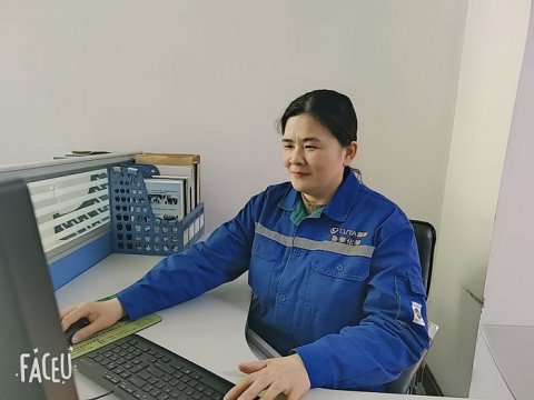 先进工作者 王小红