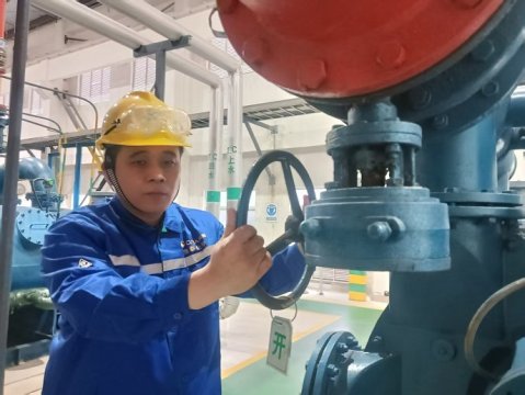 集团先进工作者迟海旭