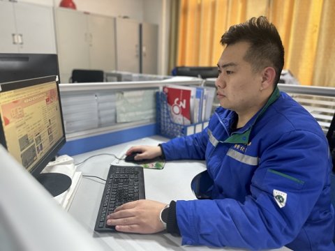集团先进工作者时政