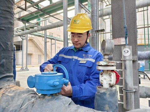 集团先进工作者王正勇