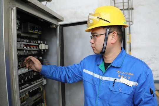 集团先进工作者张璇