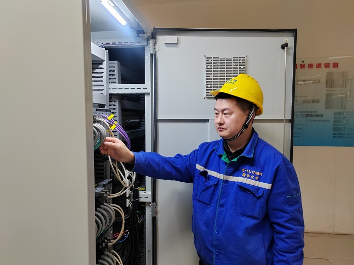 张本利   电仪车间设备员.jpg