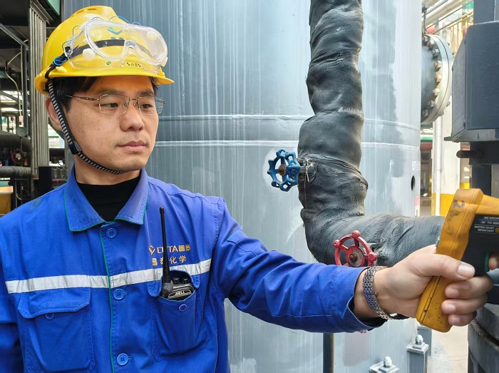 孙鲁 聚氯乙烯车间氯乙烯工段副工段长.jpg